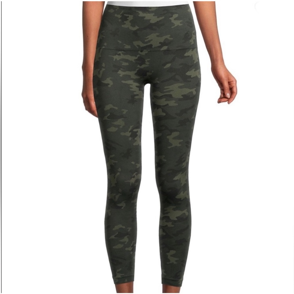BAGATELLE High Rise Camo Print Seamless Stretch Leggings Green Size M‎